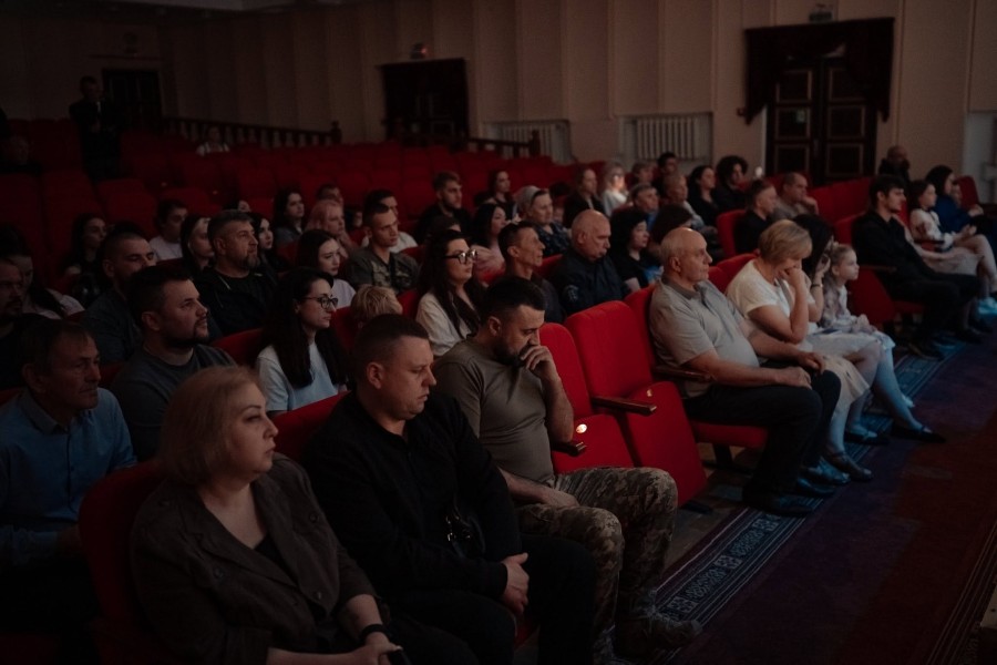 Родинам полеглих Захисників Дарницького району посмертно вручено 15 державних нагород