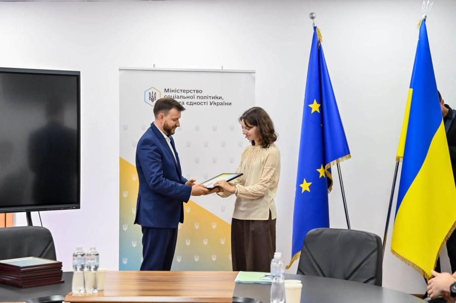 Молодь, яка діє: учениці Технічного ліцею отримали подяки Мінсоцполітики за волонтерство