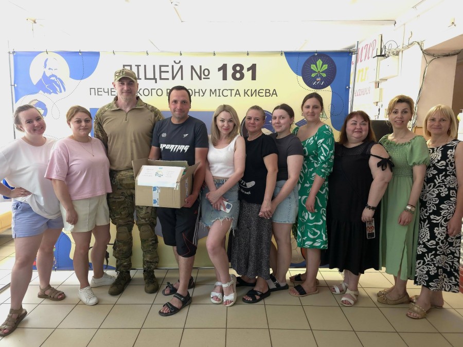 Підтримка, що об’єднує: освітяни Печерського району допомагають війську