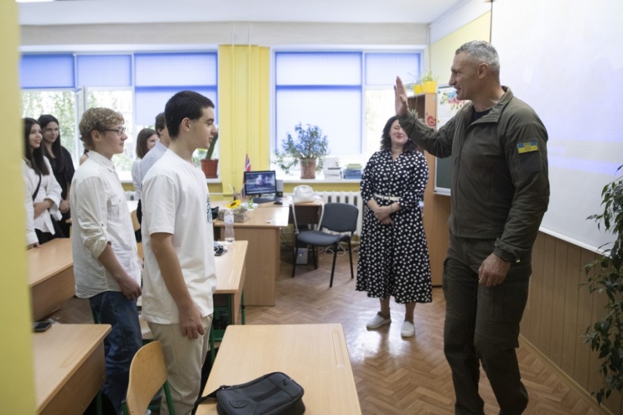 Віталій Кличко в перший день нового навчального року відвідав ліцей № 34 у Подільському районі столиці