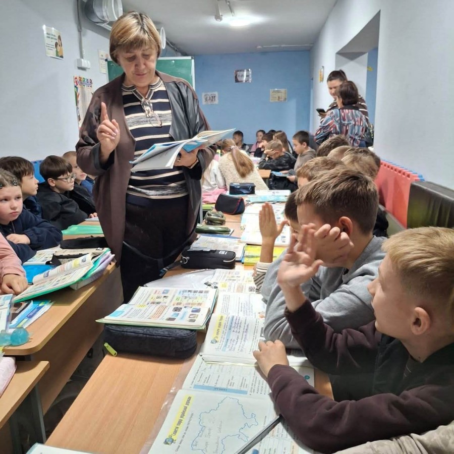 У закладах освіти Дніпровського району освітній процес триває в укриттях під час повітряних тривог