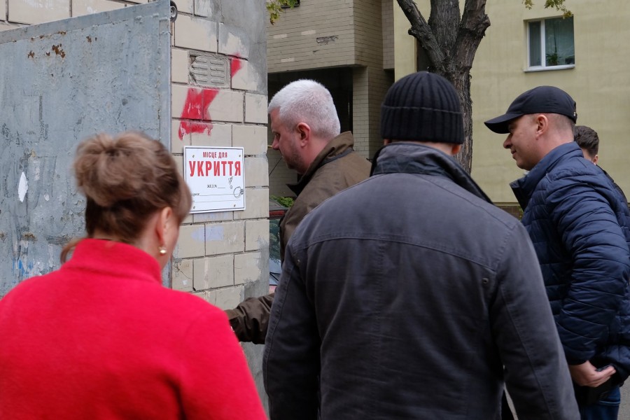 Сергій Мовенко перевірив укриття на проспекті Берестейському після звернення мешканця Сергій Мовенко перевірив укриття на проспекті Берестейському після звернення мешканця