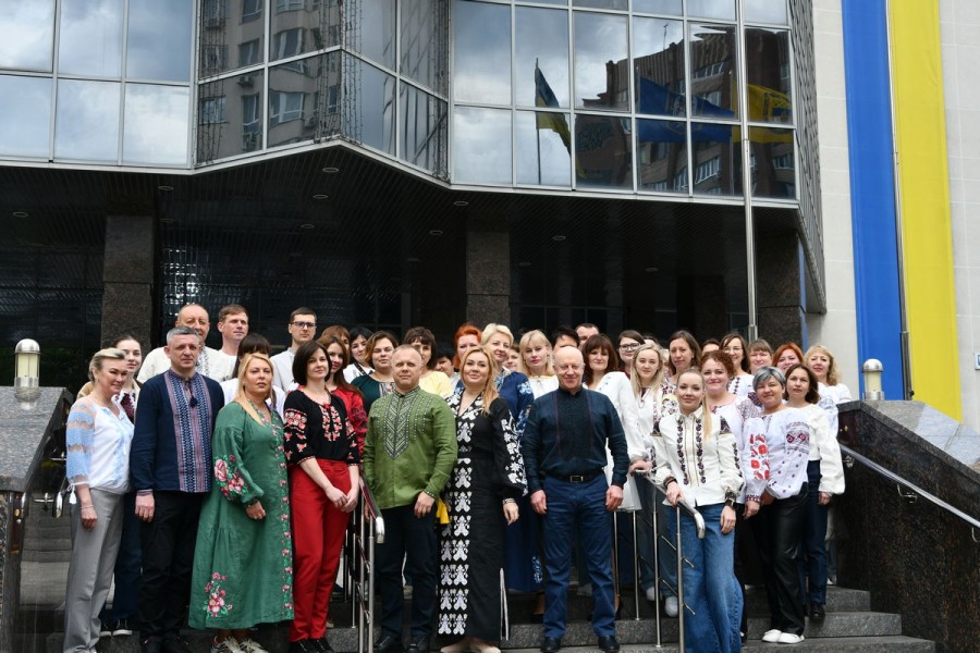 Символ нації, віри й традиції: День вишиванки у Голосіївському районі