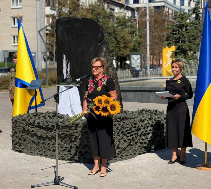 Є імена, які назавжди залишаються в історії нашого району. Є подвиги, перед якими слова завжди будуть замалими.