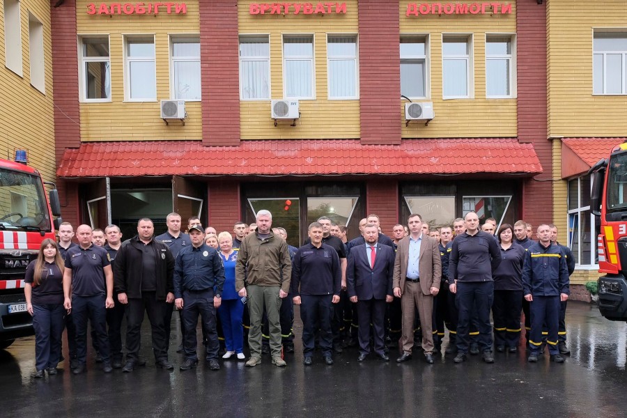 Голова Солом’янської РДА Сергій Мовенко привітав рятувальників з професійним святом