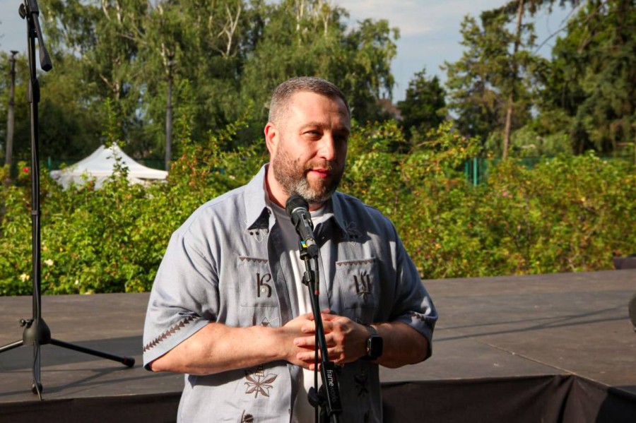 У ботанічному саду привітали медиків Шевченківського району з професійним святом