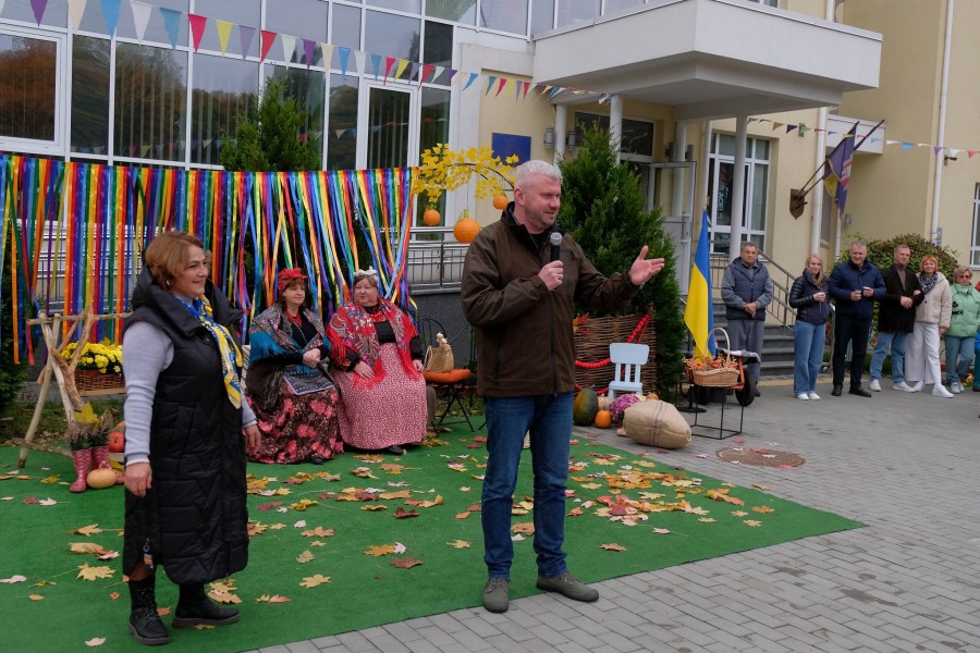 Благодійний ярмарок у садочку №168 “Карамелька” об’єднав дітей, педагогів і батьків заради допомоги захисникам