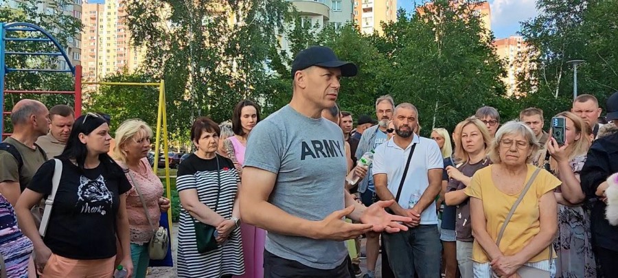 Допомога постраждалим: провели зустріч із мешканцями Урлівської, 23-Б та сусідніх будинків