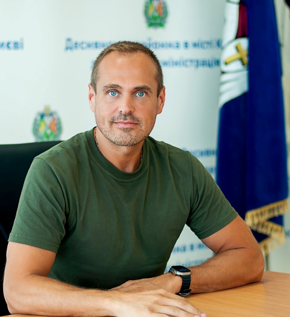 заступник голови деснянської районної в місті києві державної адміністрації  - плясецький олександр віталійович