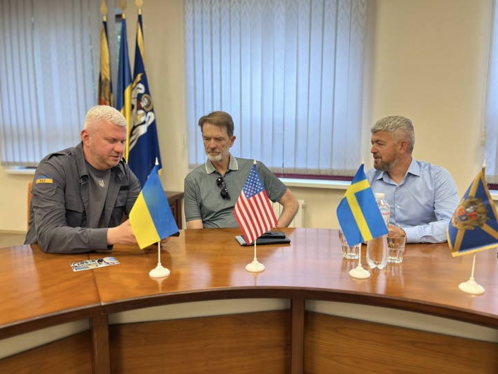 Міжнародні партнери ознайомилися з наслідками руйнувань у Солом’янському районі