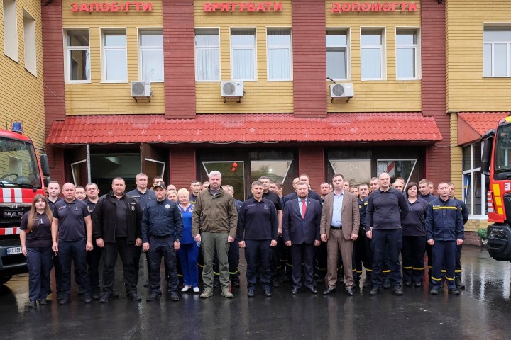 Голова Солом’янської РДА Сергій Мовенко привітав рятувальників з професійним святом