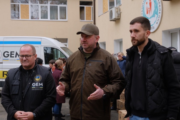 Підтримка тих, хто вимушено залишив дім, триває Підтримка тих, хто вимушено залишив дім, триває