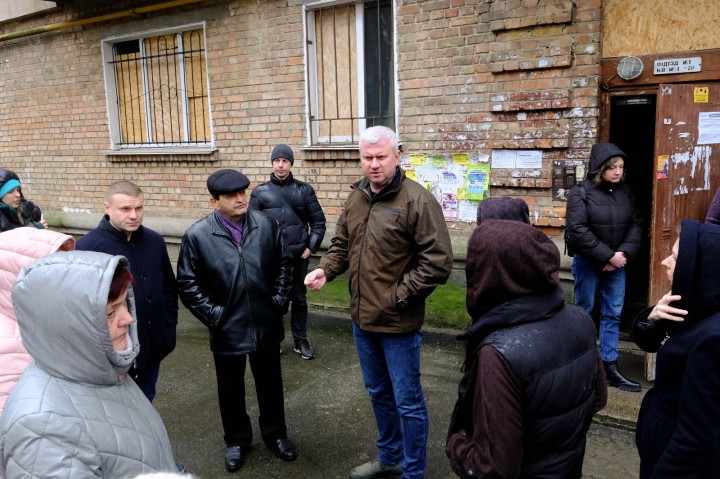 Виїзна робоча зустріч із мешканцями пошкодженого будинку на Відрадному
