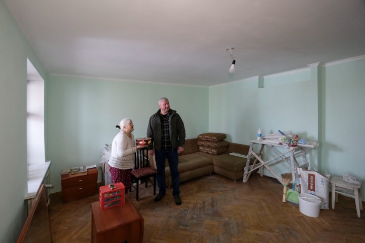 На Смілянській відновили належні умови проживання у квартирі після багаторічних проблем