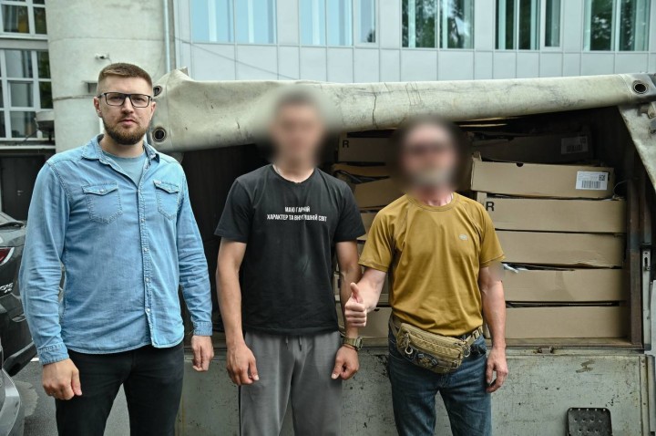 За сприяння голови Святошинської РДА Георгія Зантараї та за підтримки Благодійної організації «Легіт» передано по 315 кг хлібобулочних виробів військовослужбовцям