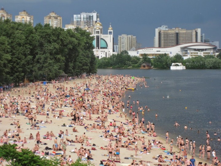 У більшості офіційних зон відпочинку Києва вода відповідає гігієнічним нормам