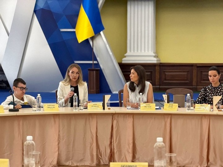 У Києві обговорили рівний доступ до лікування пацієнтів зі СМА в будь-якому віці