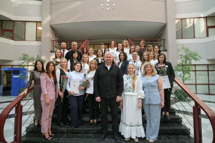 Сергій Мовенко привітав працівників ЦНАП із професійним святом