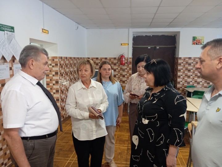 Безпека освітнього середовища: керівництво Печерської РДА відвідало гімназію № 134