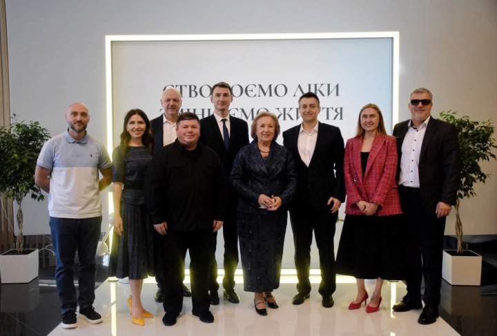 Стійкість, традиції та інновації: відзначення працівників компанії «Farmak»