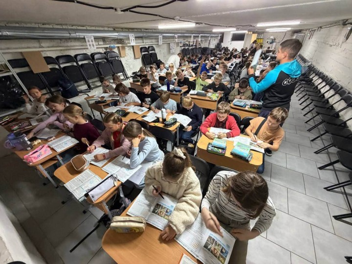 Безпека дітей — передусім: як у школах району проходять заняття під час повітряних тривог