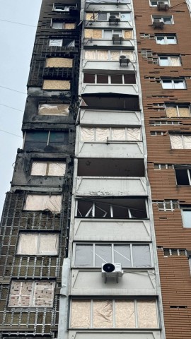 Урлівська, 19: закрили пошкоджені ділянки будинку до холодів