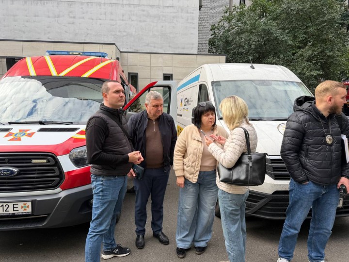 У Печерському районі триває ліквідація наслідків чергової ворожої атаки на столицю.