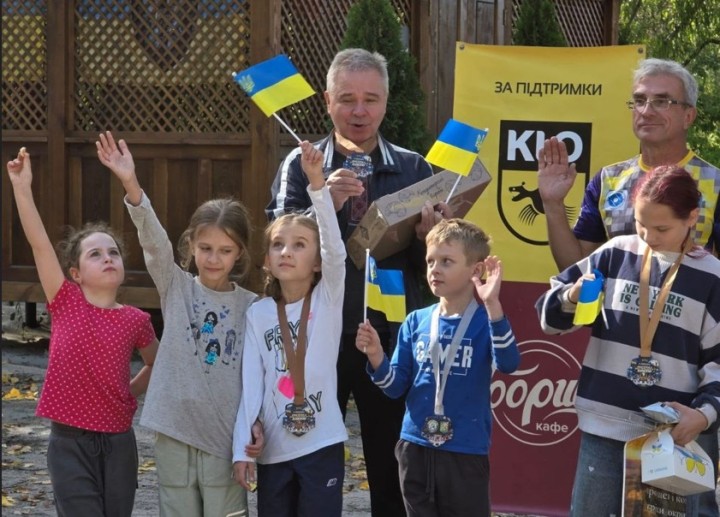 У Деснянському районі відбувся турнір з настільного хокею для ветеранської спільноти «Побратими Троєщини».