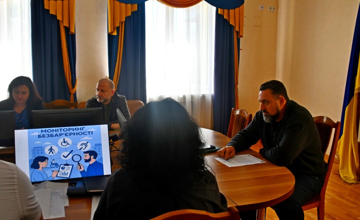 У Дніпровській РДА обговорили подальші кроки з розвитку безбар’єрного середовища