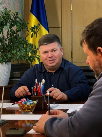 Провів теплу зустріч із Михайлом Шевченком, директором та засновником Український Інститут консервативних досліджень та інновацій, та Oleksii Samoilov, кандидатом історичних наук, доцентом, політологом-міжнародником, фахівцем із міжнародних відносин