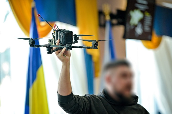 Для працівників Святошинської РДА військовослужбовці Сил спеціальних операцій провели навчання з мінної безпеки та захисту від ворожих дронів