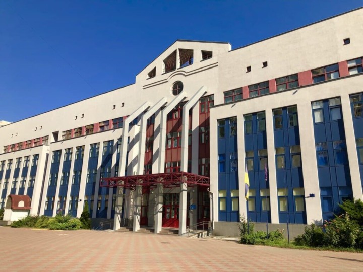 Сильний характер гартується в боротьбі!