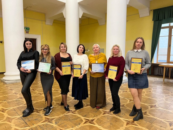 Працівники Центру соціальних служб Дніпровського району отримали відзнаки від КМДА