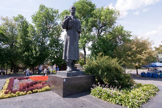 Monument to Hryhorii Skovoroda, 1976, Kontraktova Square